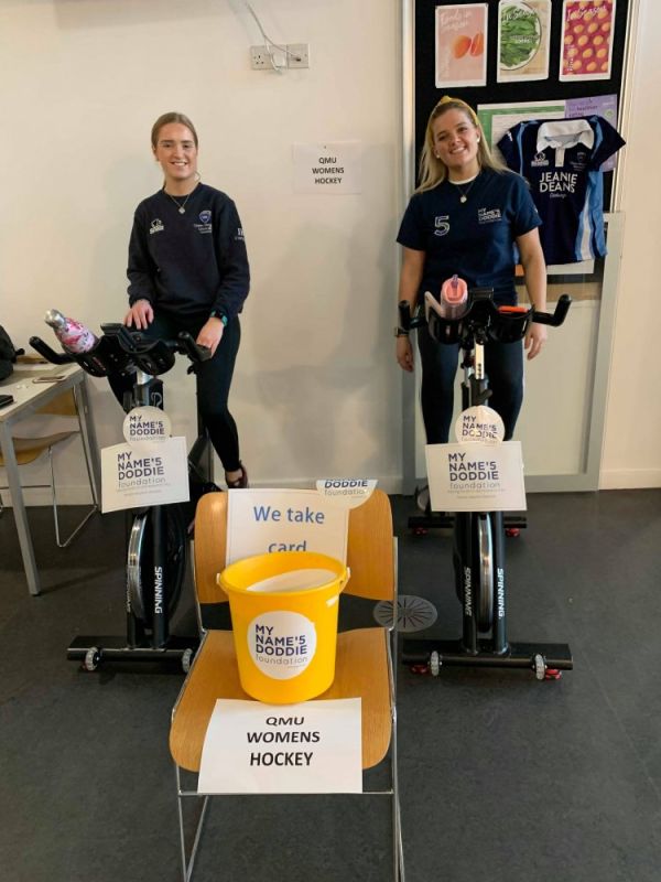 University hockey team cycle for Foundation