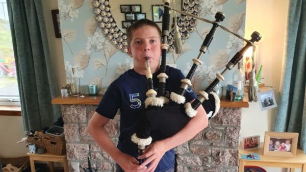 Young Piper's 50 tunes for Doddie