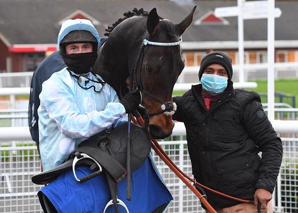 Doddiethegreat, trained by Nicky Henderson and ridden by Nico de Boinville